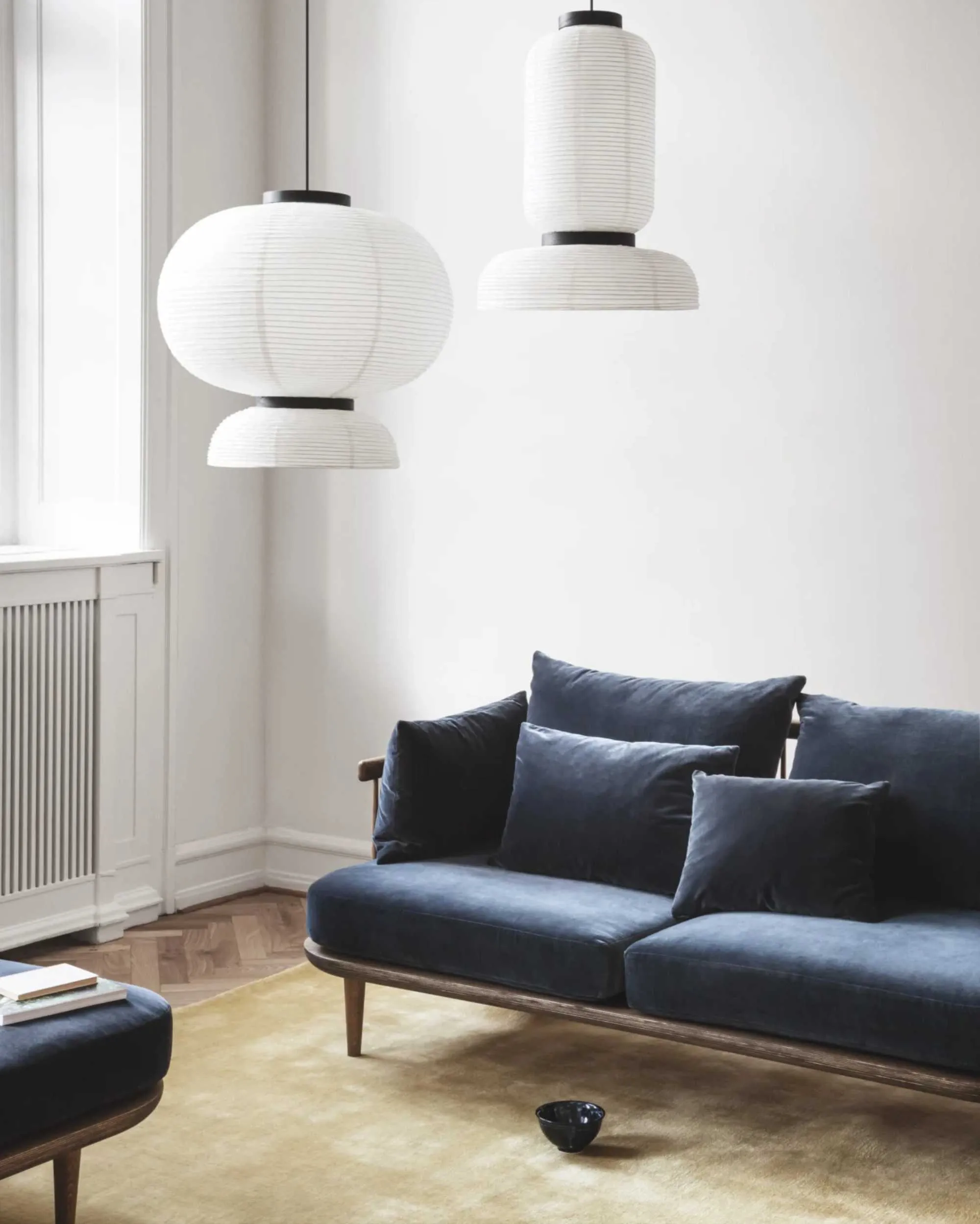 &Tradition Fly SC2 2-seater sofa, smoked oiled oak/velvet 10 twilight