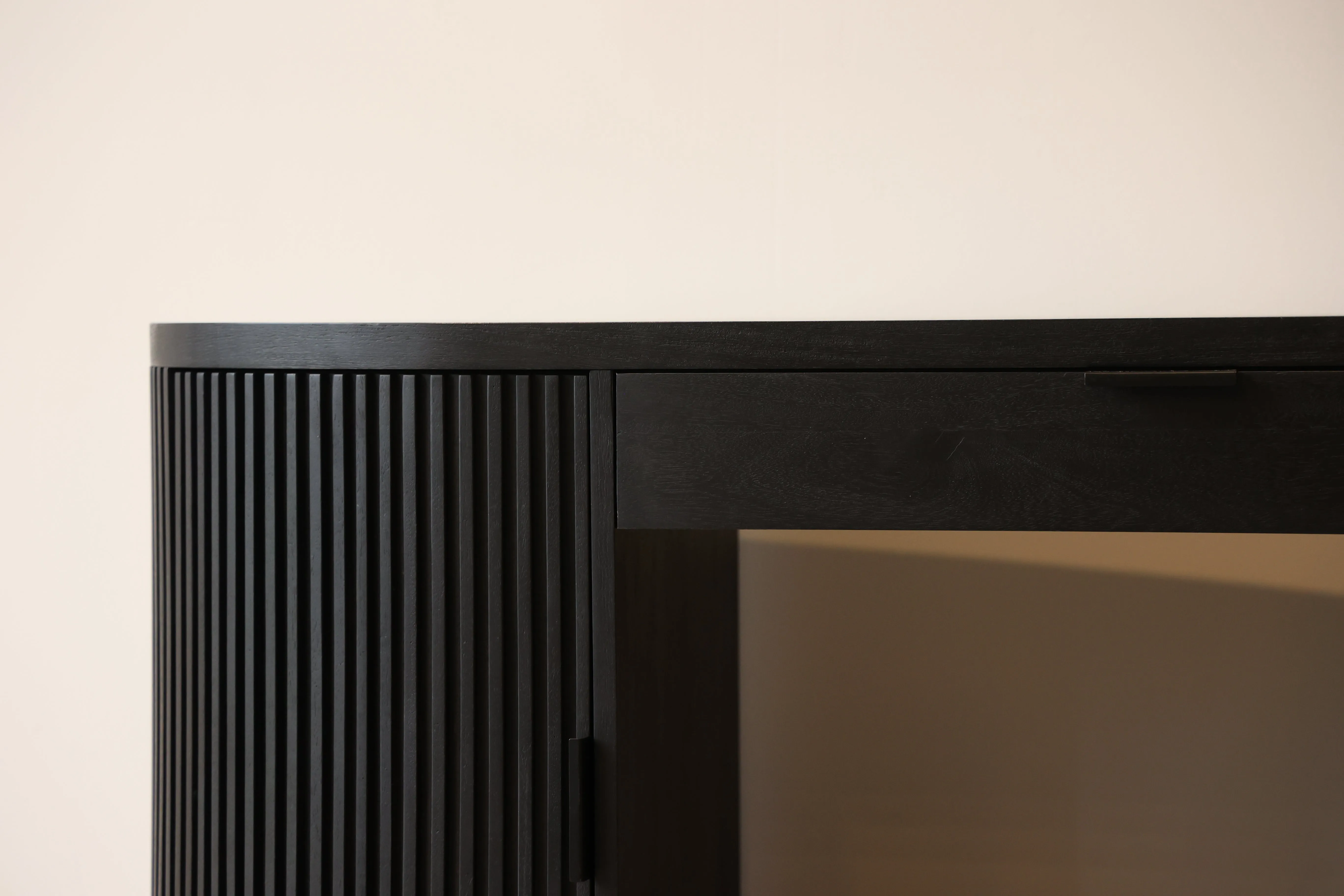 Flow Black Desk