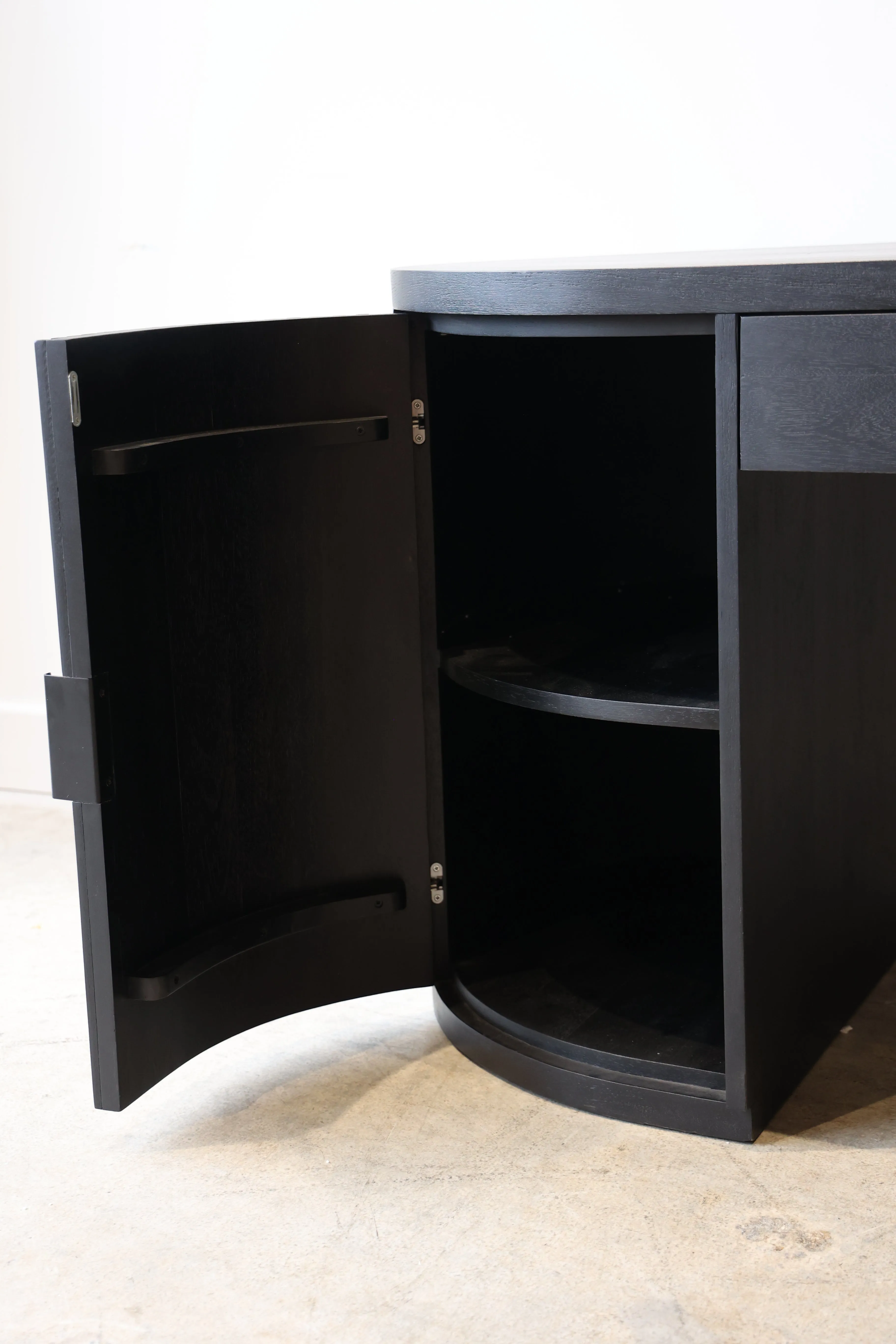 Flow Black Desk