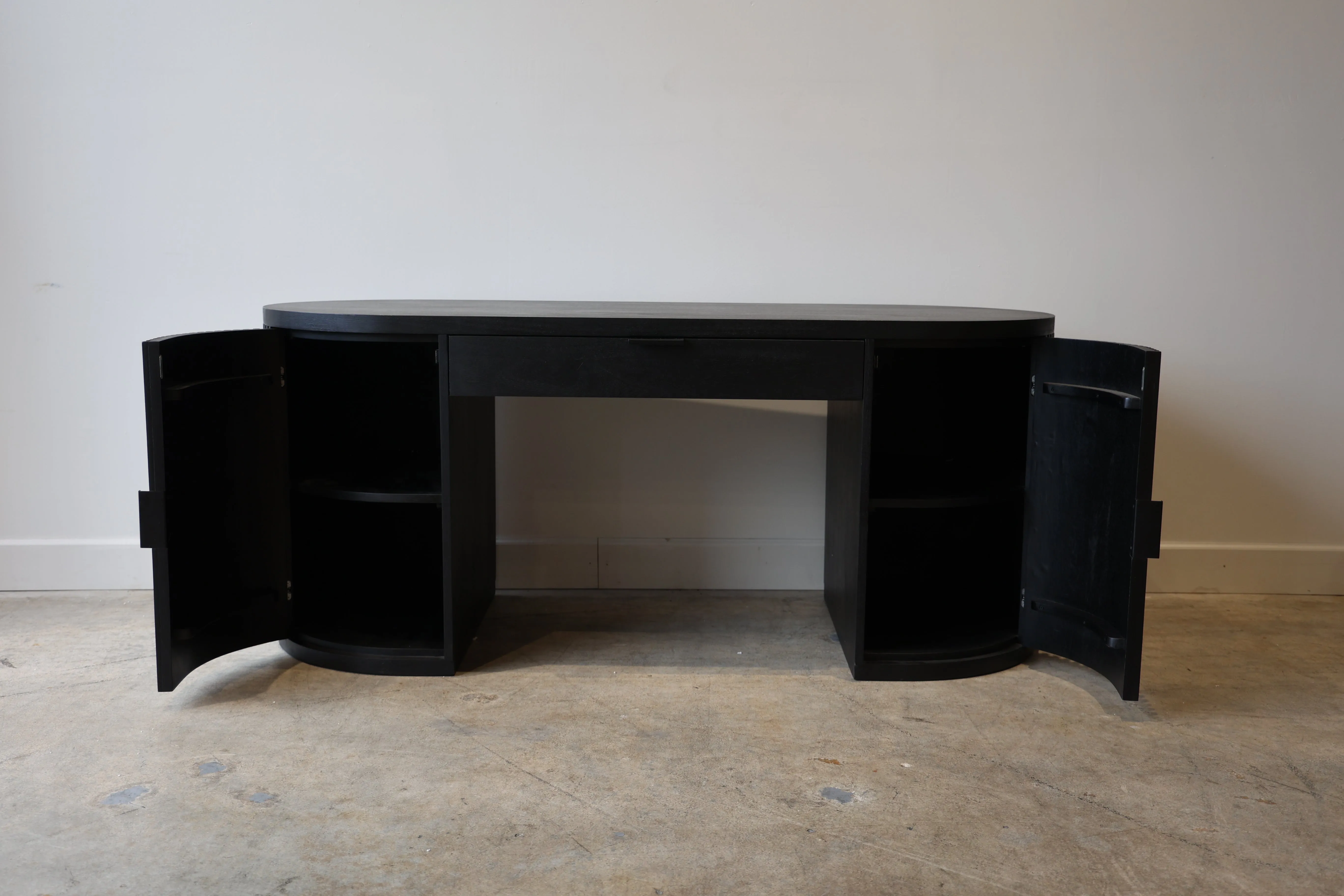 Flow Black Desk