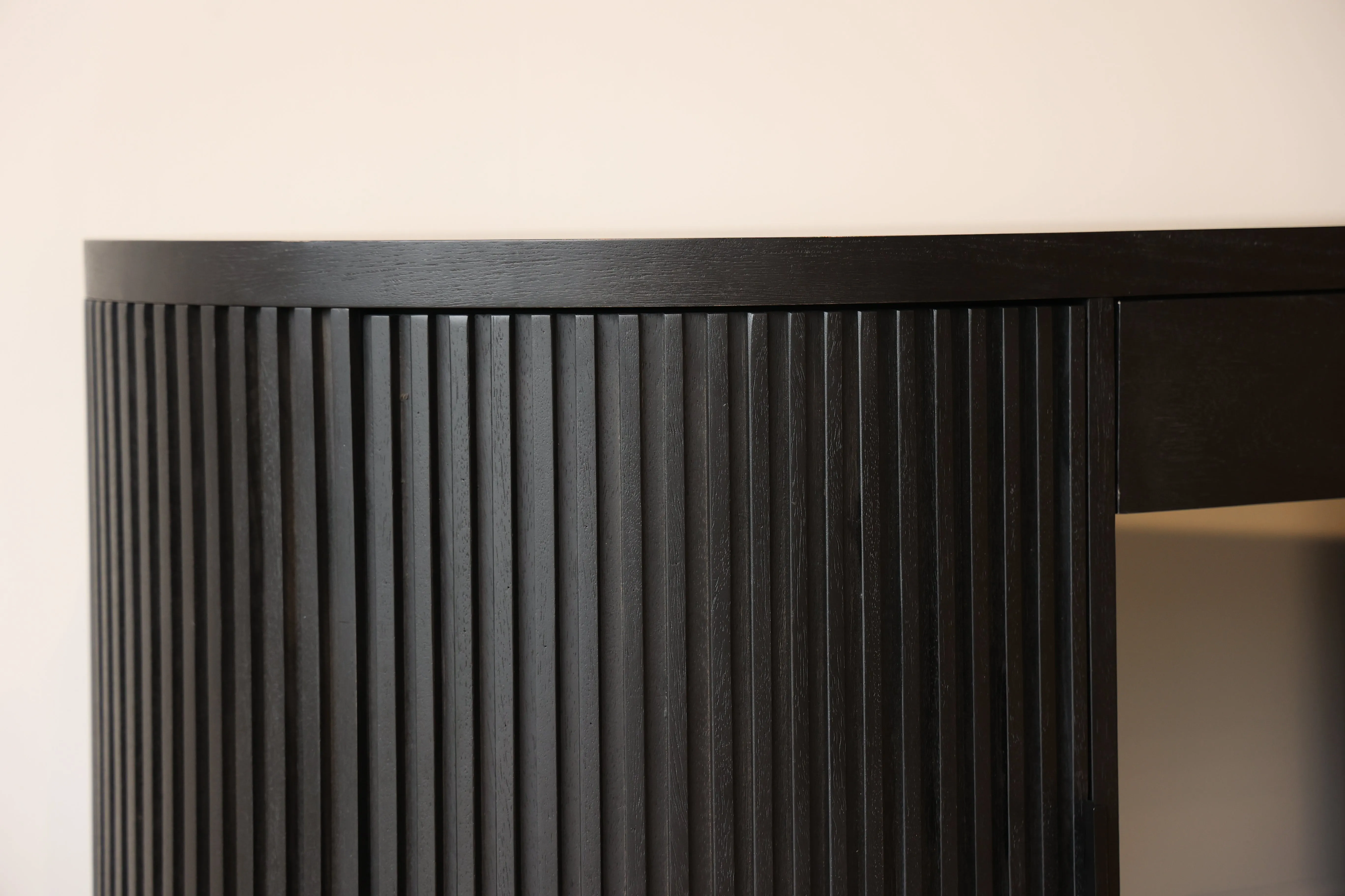 Flow Black Desk