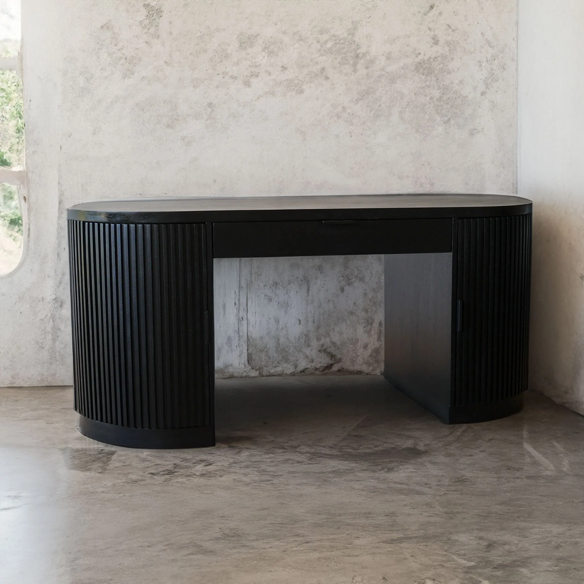 Flow Black Desk