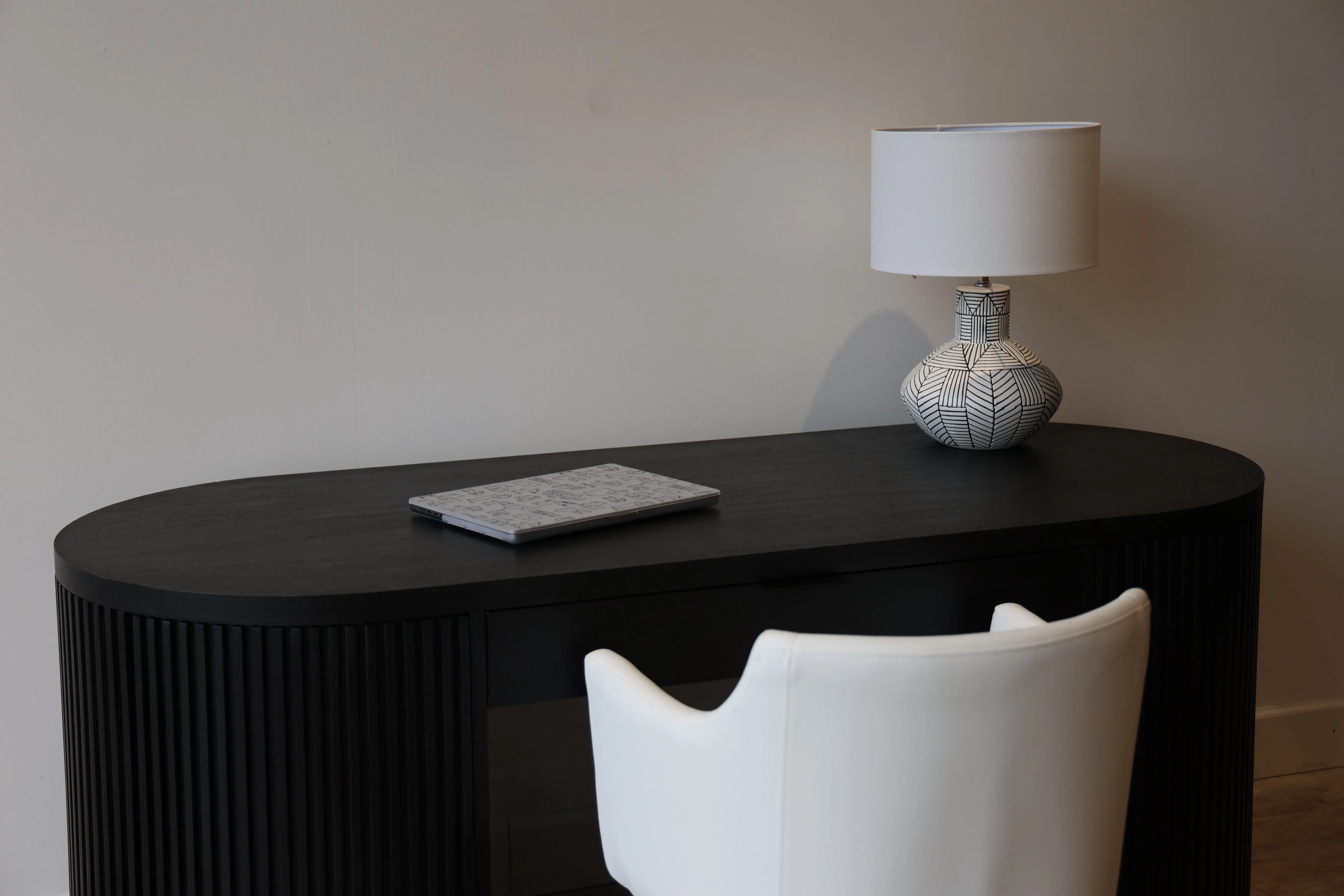 Flow Black Desk