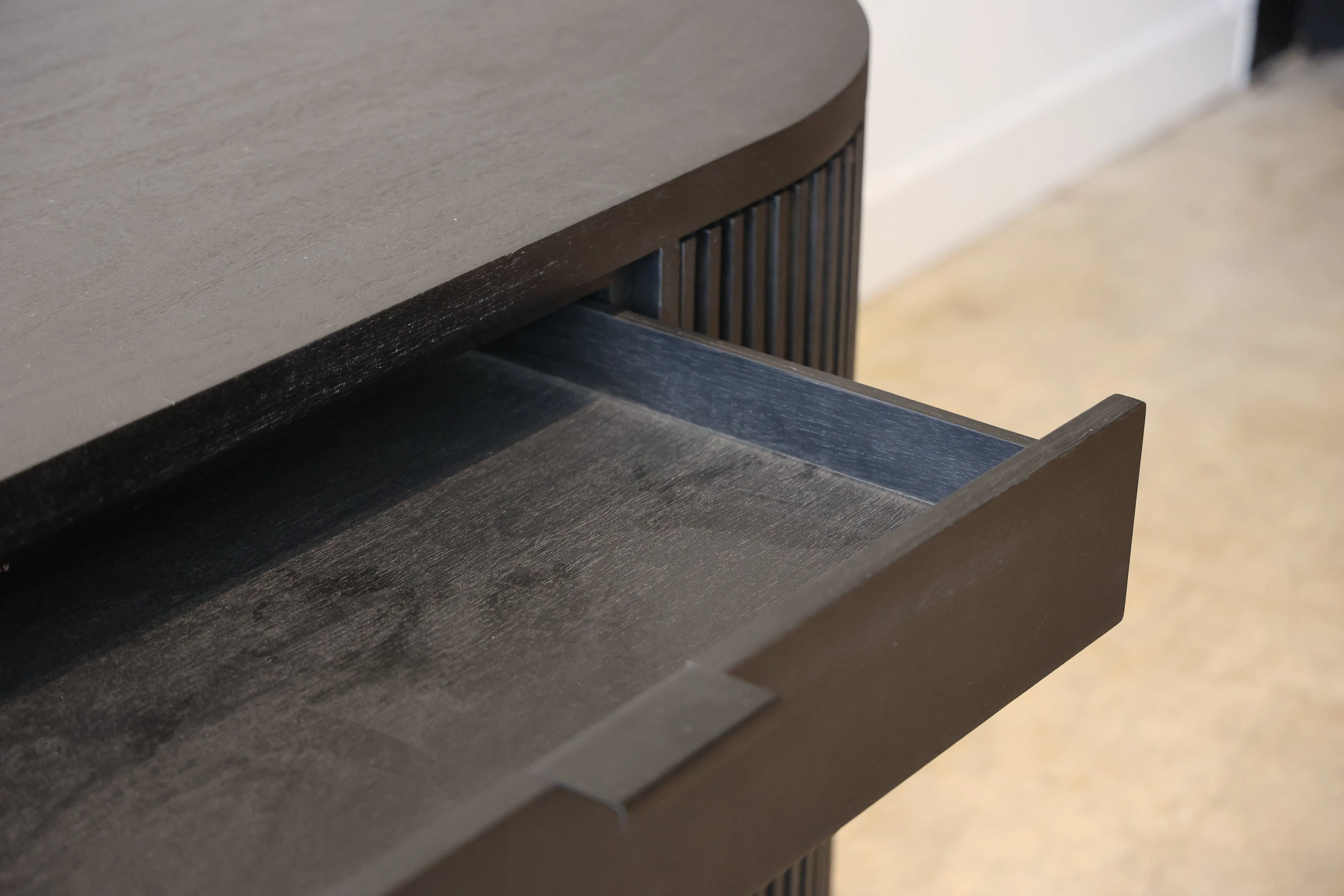 Flow Black Desk