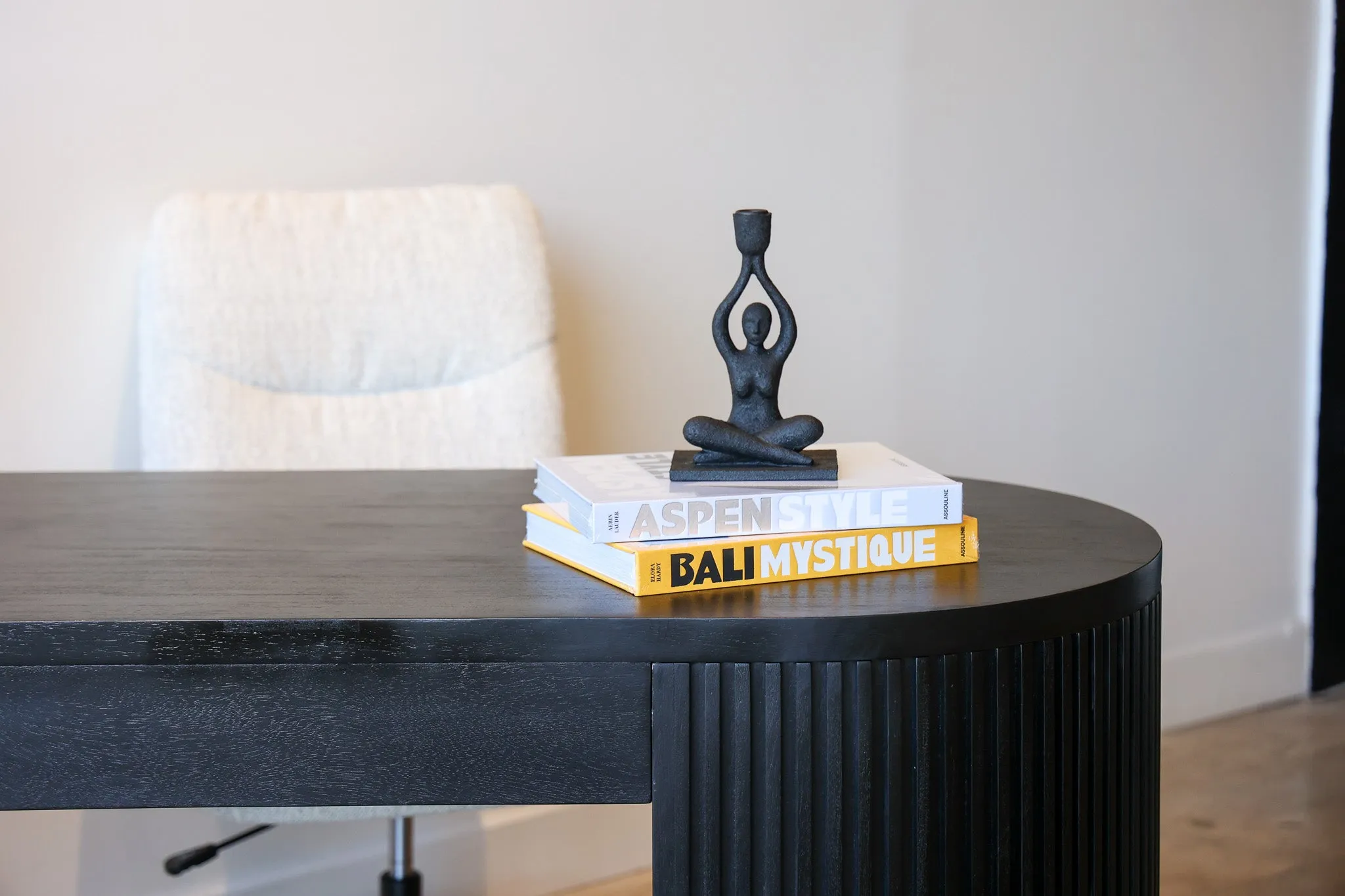 Flow Black Desk