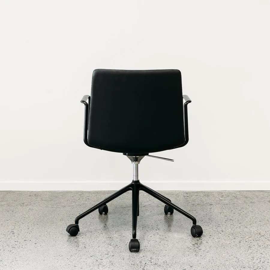 Hugo office chair in black