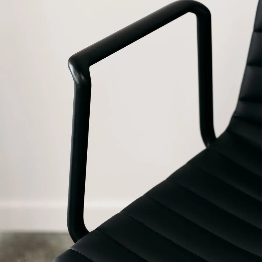 Hugo office chair in black