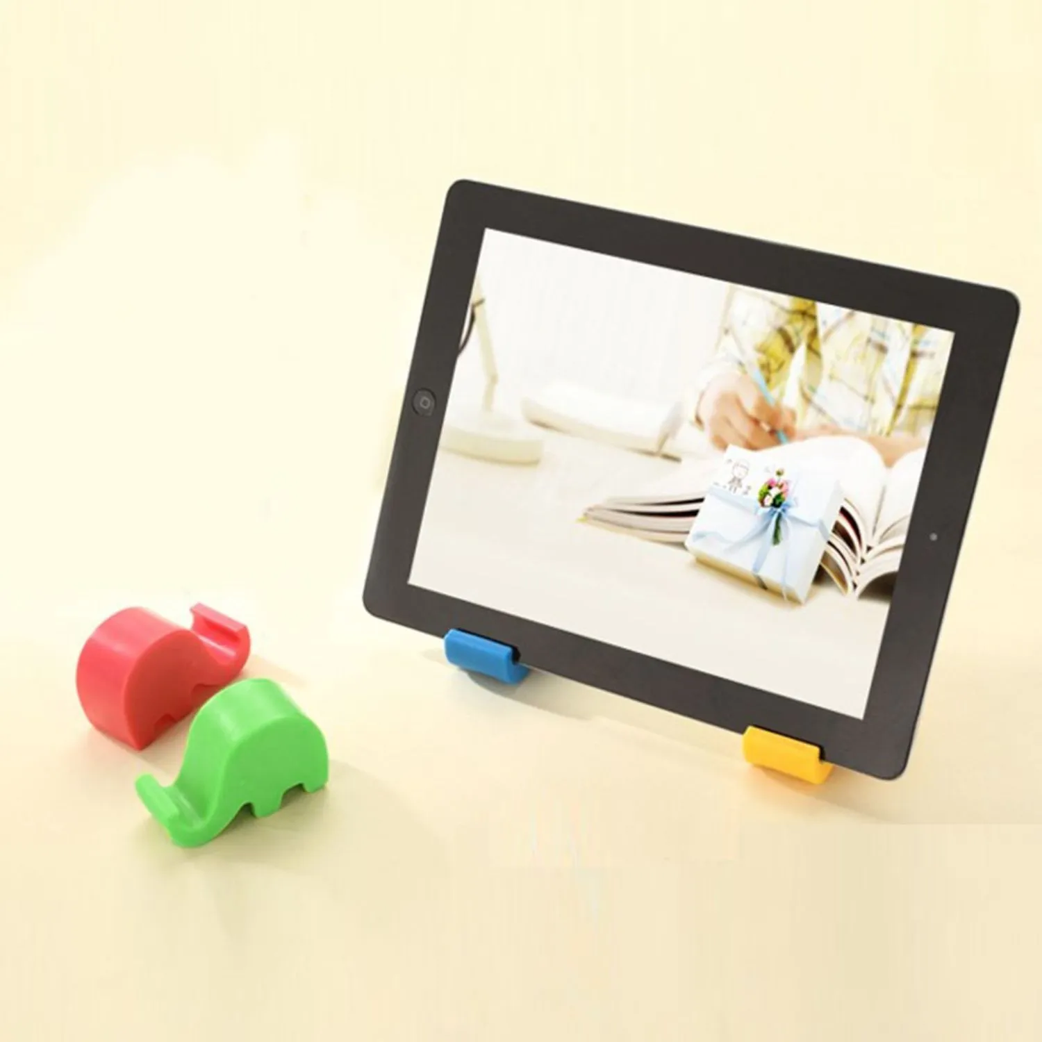 Mini Elephant Phone Holder Desk Stand