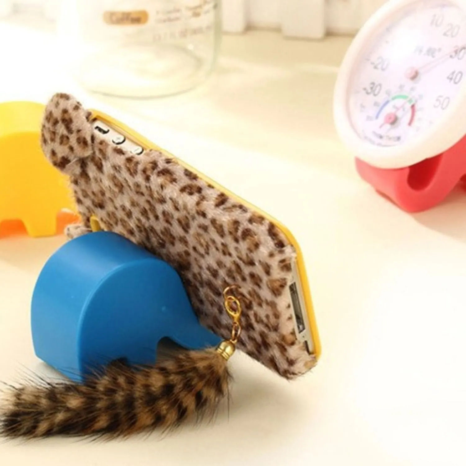 Mini Elephant Phone Holder Desk Stand