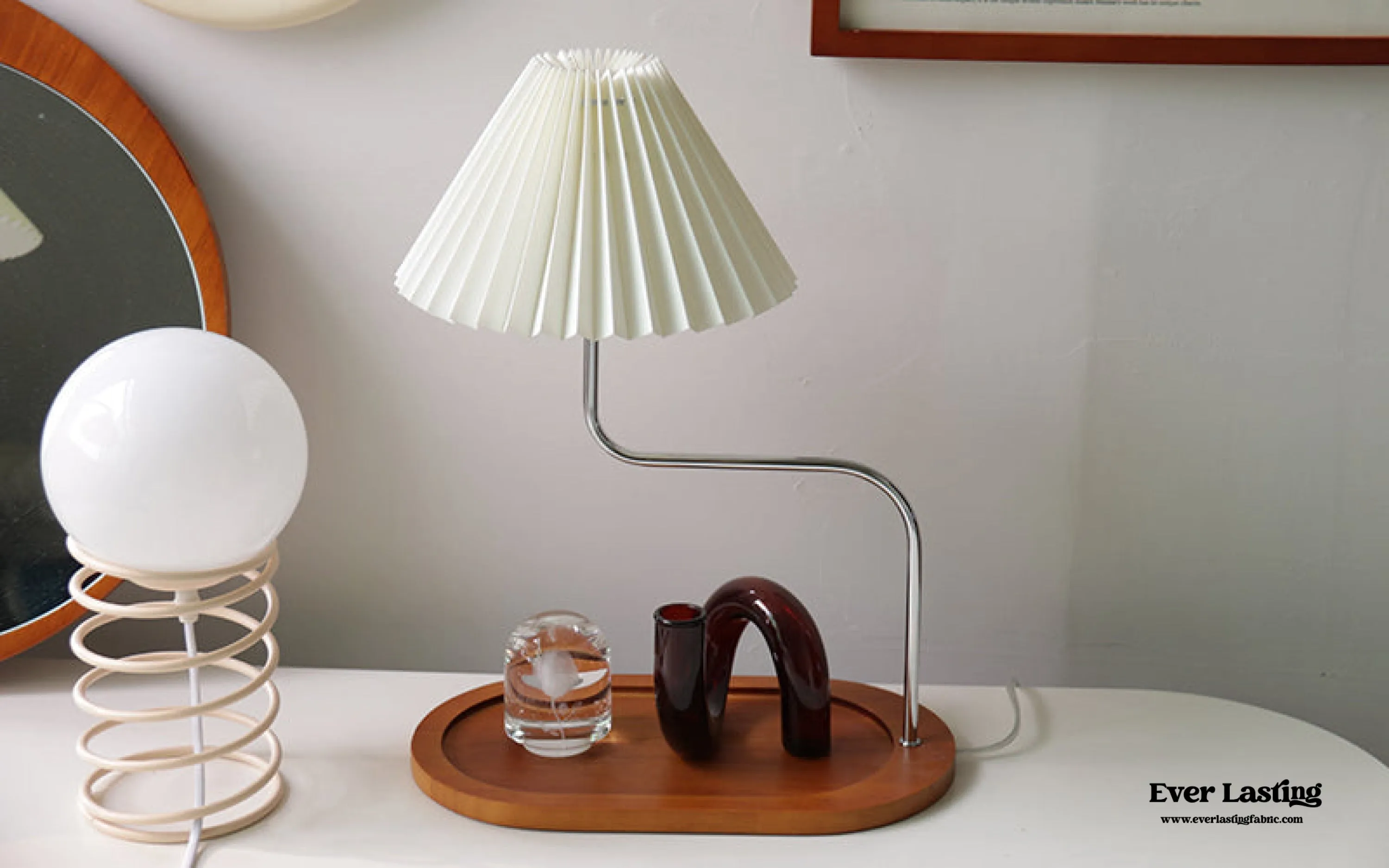 Pleated Wooden Tray Lamp / Cream