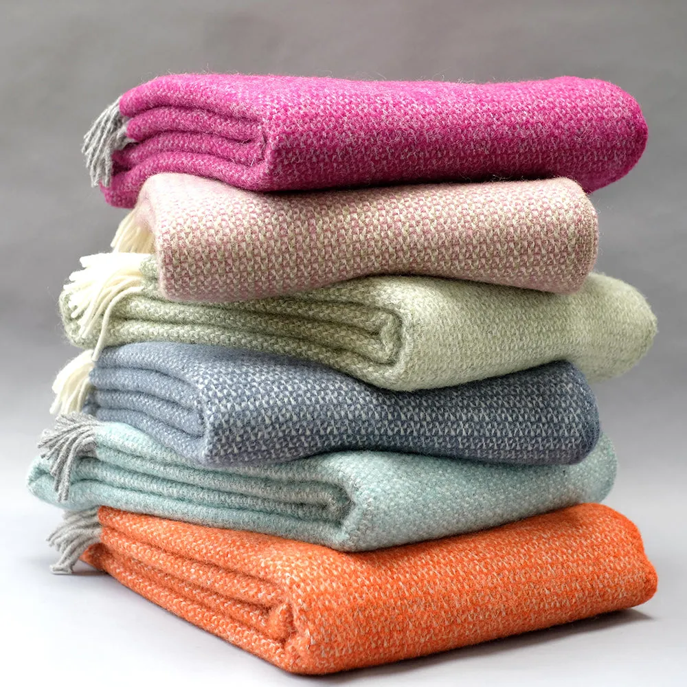 Premium Navy Pure New Wool Blanket - Luxurious Softness and Warmth for Cozy Comfort